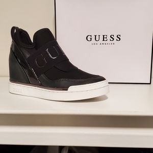 Guess Florenz Sneaker ~ black ~ size 7